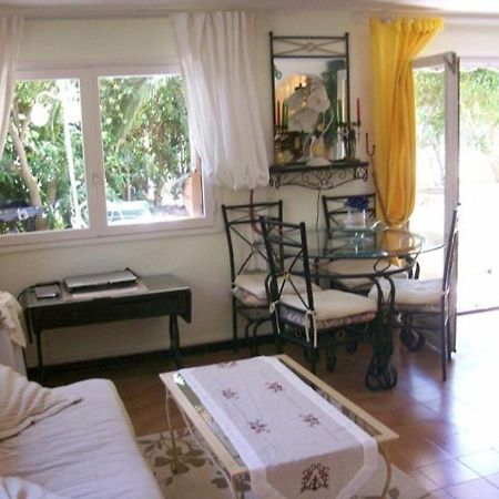 Appartement Cosy Avec Terrasse Et Parking, A 2 Pas De La Plage De Saint-Clair - Menage Inclus - Fr-1-251-12 Le Lavandou Exterior foto